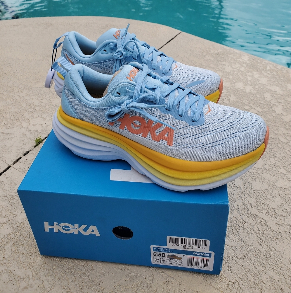 Hoka Bondi 8 6.5 women's Summer Song/Country Air brand new with box